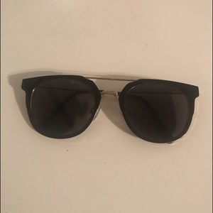 black sunglasses